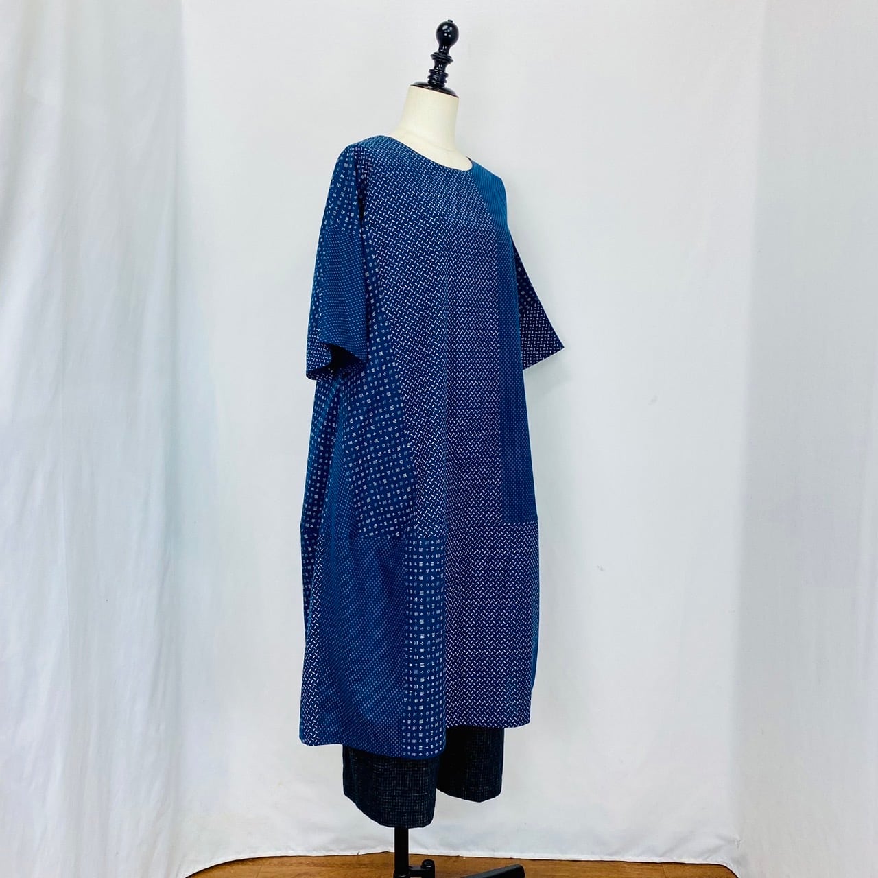 2320133   切替えビッグワンピース　2カラー　安曇野染絣　タテボーダー