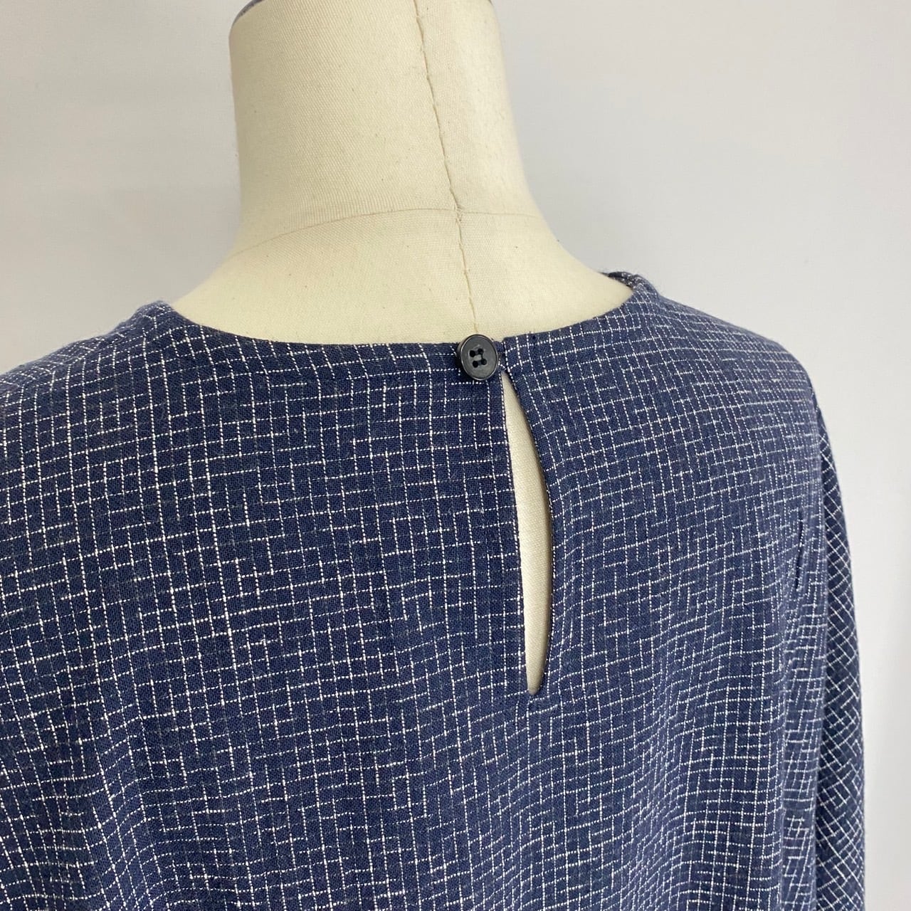 242011-2   サイドギャザーワンピース　遠州織物　紺たてよこ絣