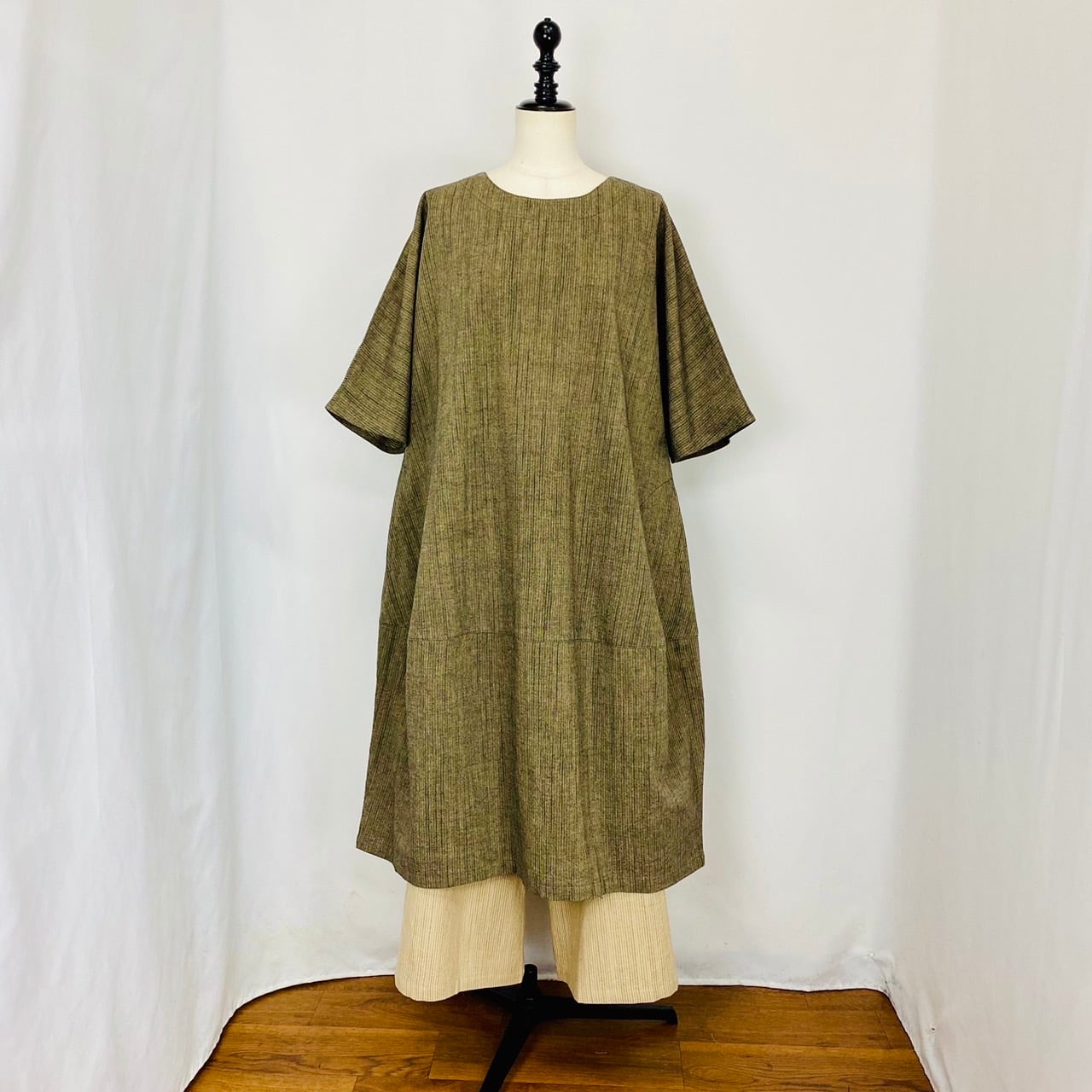 245010　ストレスフリーワイドパンツ（短丈）2カラー　遠州織り　逆スラブストライプ　うすで