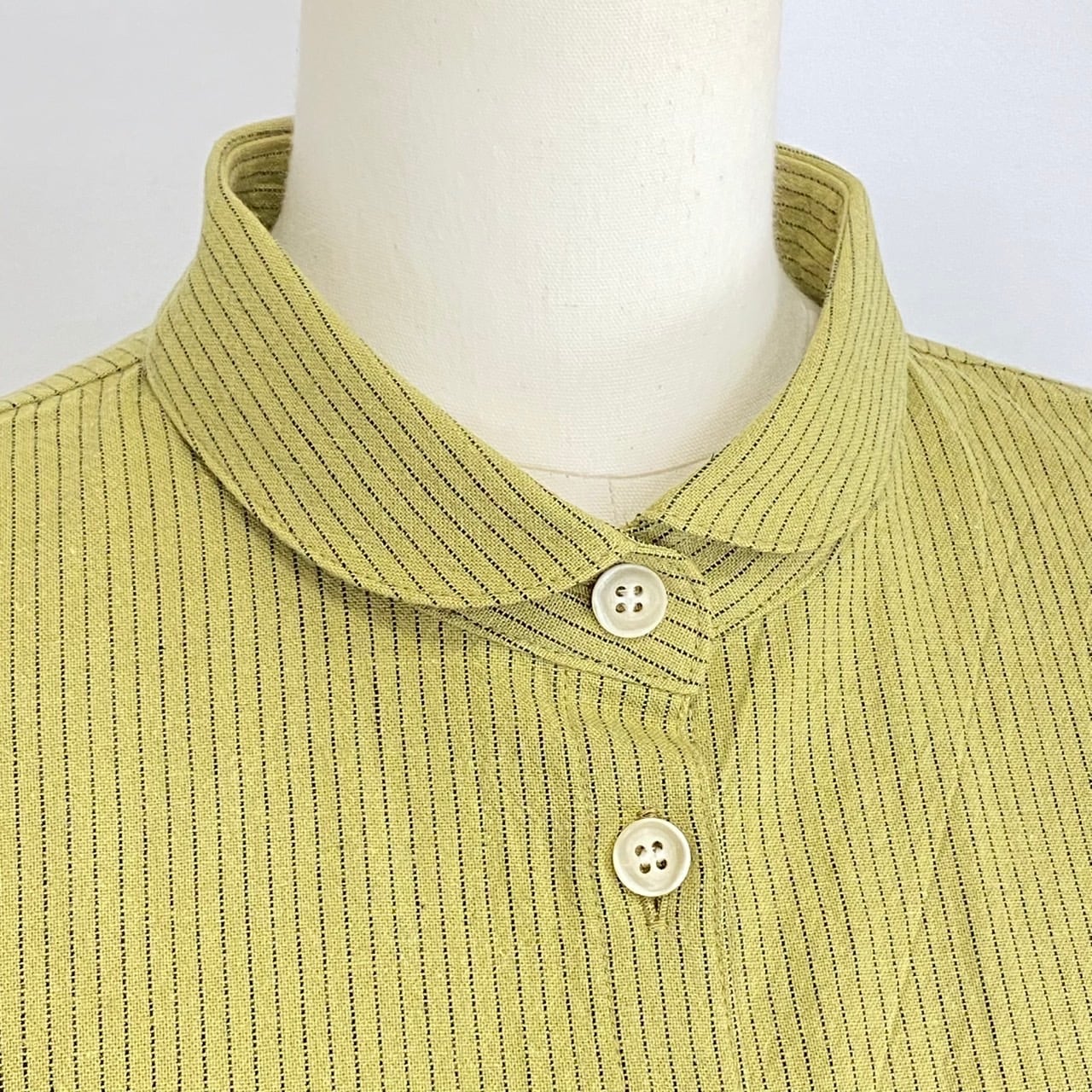 SU19108　丸衿ふんわりブラウス　2カラー　綿麻先染ストライプ