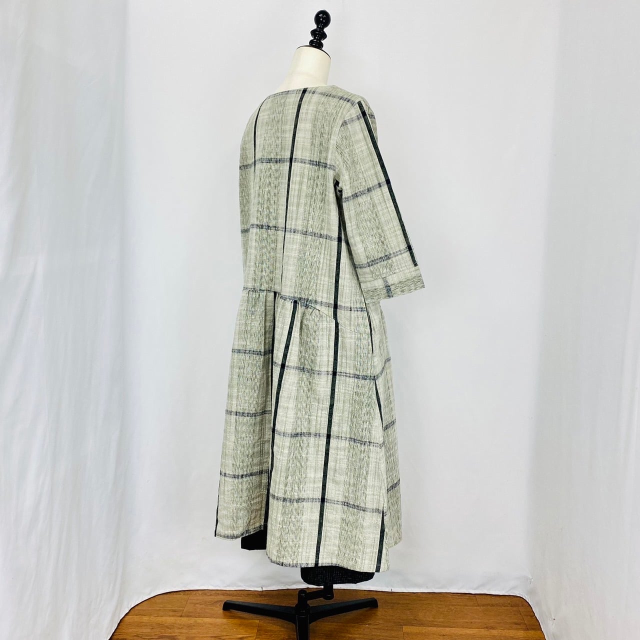 【再販】232041   ローウエスト切替ギャザーワンピース　2カラー　遠州織り　逆スラブ絣格子