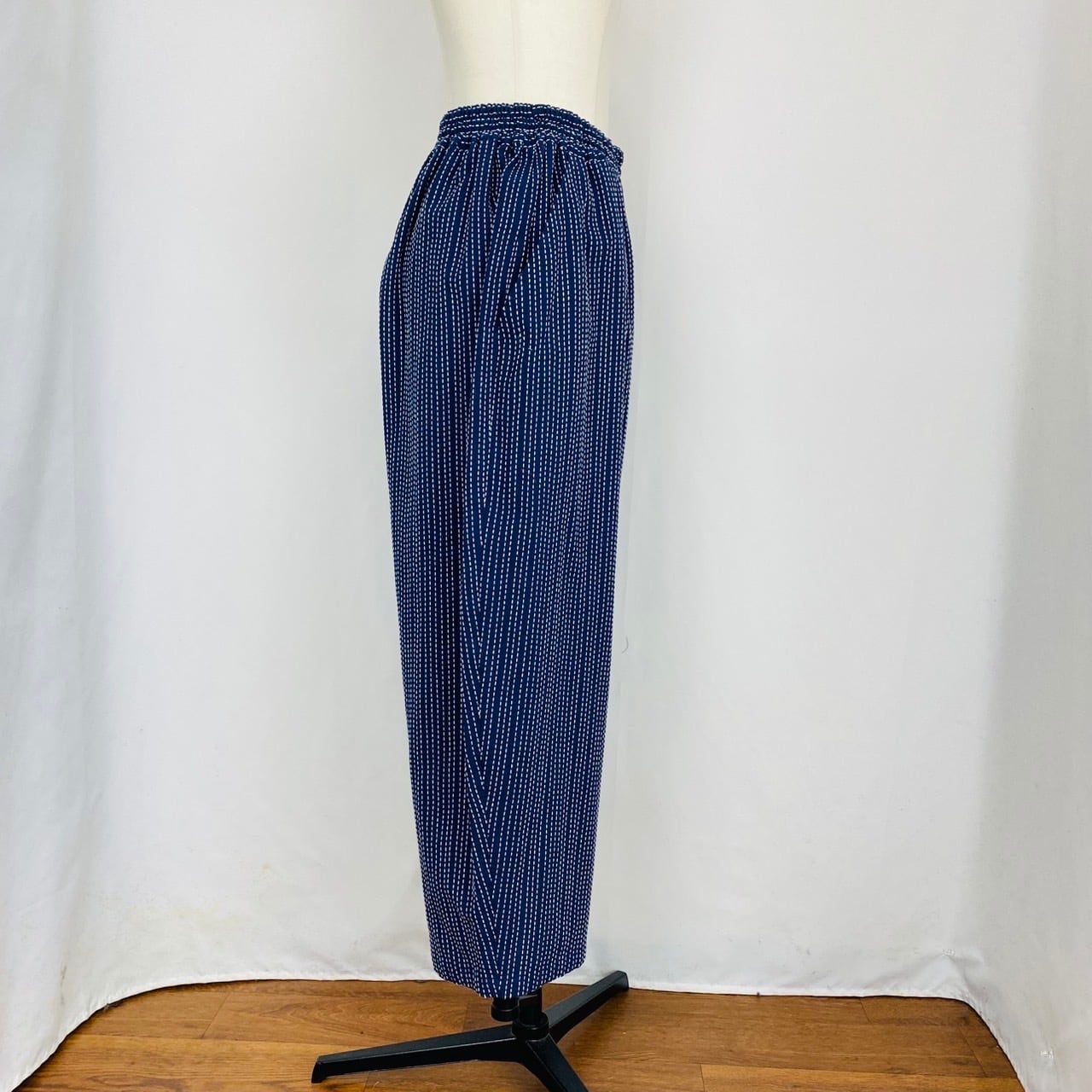 235043  ストレスフリーパンツ　ショート丈　2カラー　安曇野木綿　刺し子