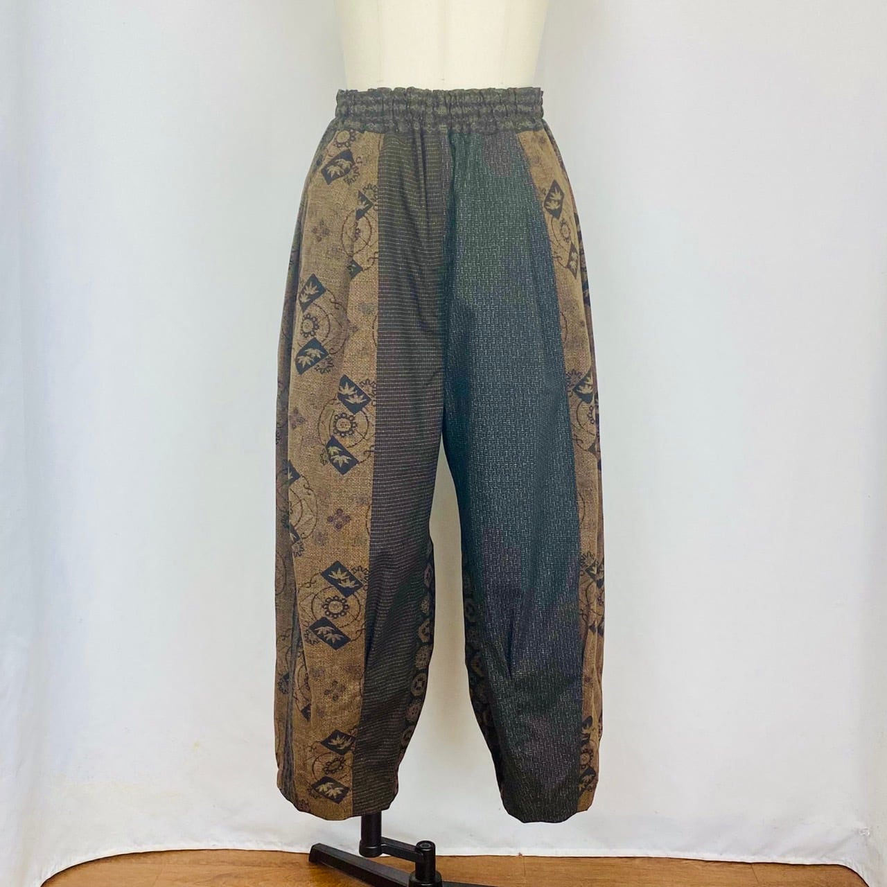 225043   ゆったりタックパンツ　4カラー　安曇野染絣　大島紬柄