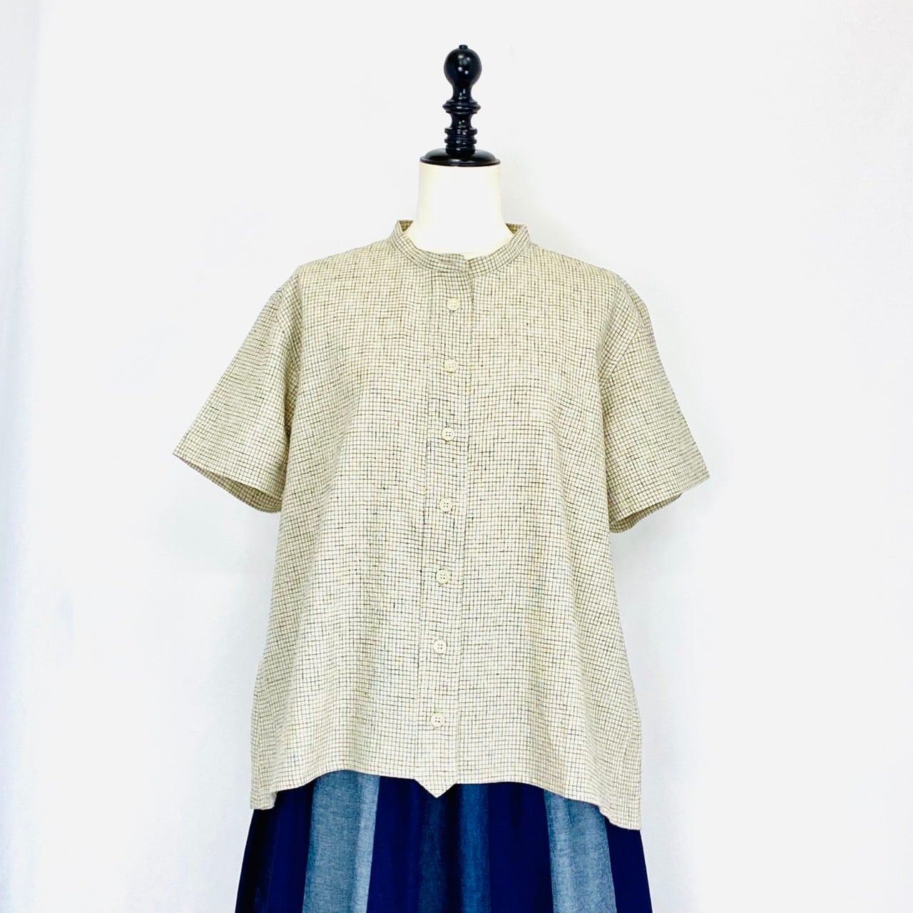 73048   前立て半袖ブラウス　綿麻先染めピンチェック