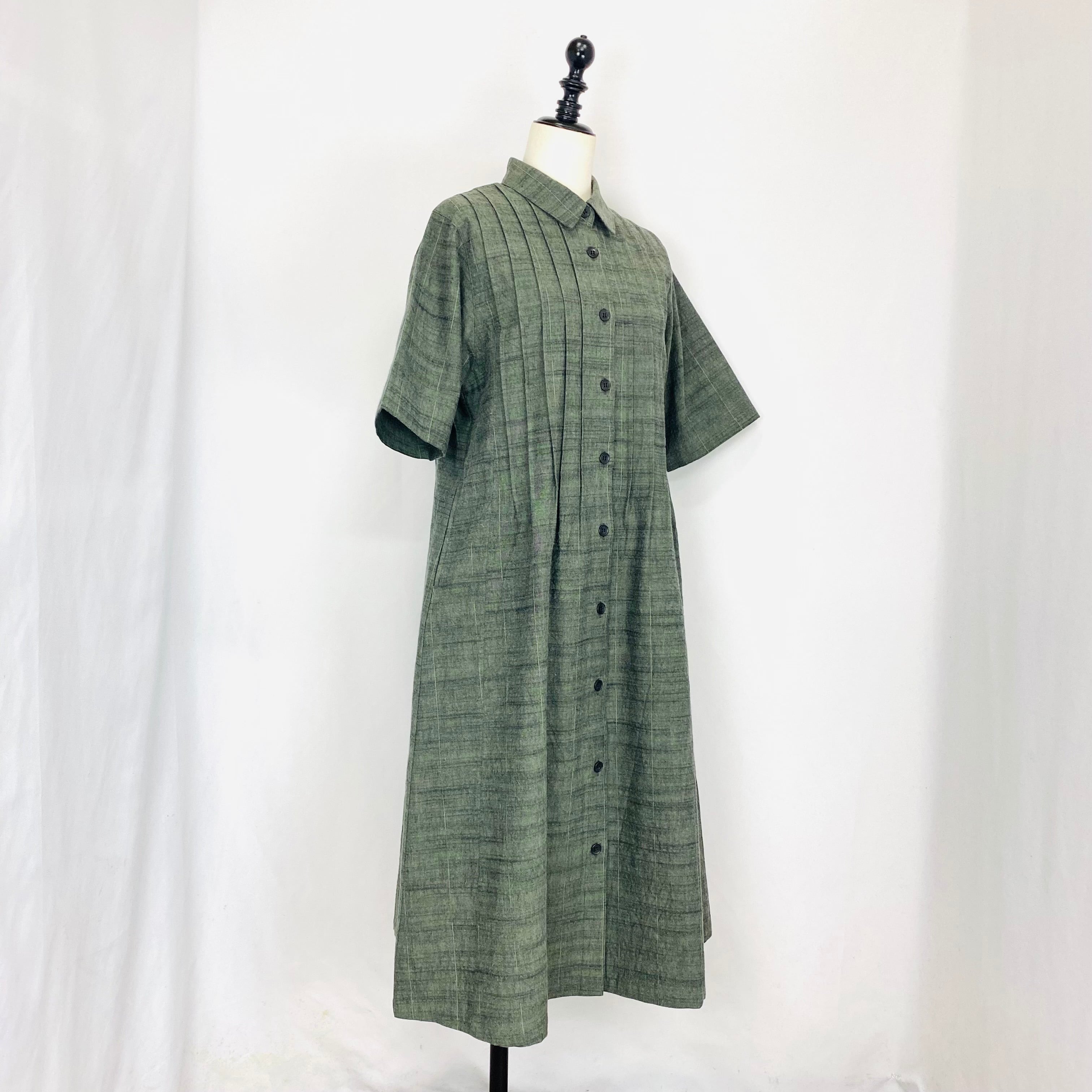 252071   ピンタックのワンピース　半袖　3カラー　遠州織物　厚手ストライプ