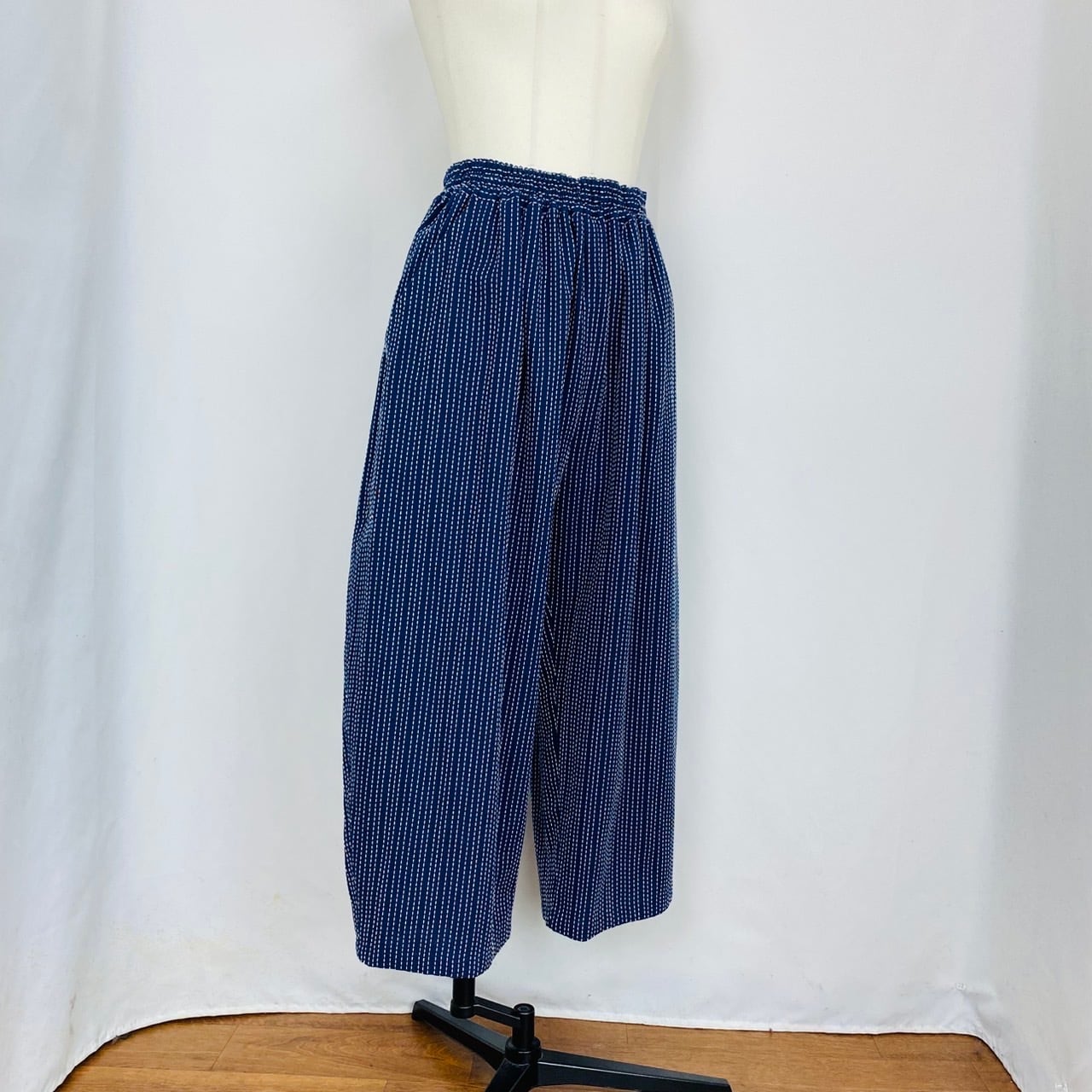 235043  ストレスフリーパンツ　ショート丈　2カラー　安曇野木綿　刺し子