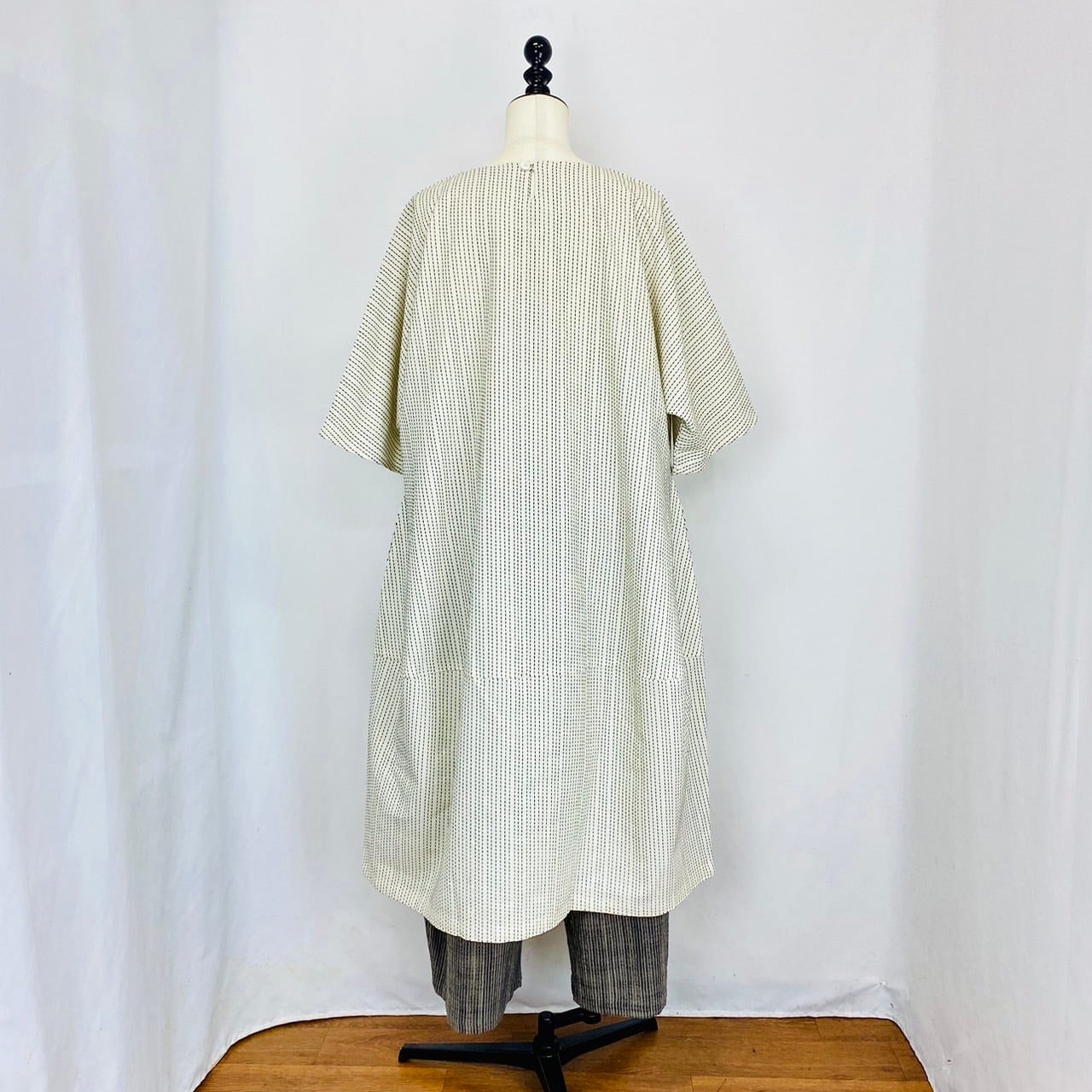 2320133   切替ビッグワンピース　2カラー　安曇野染め　刺し子