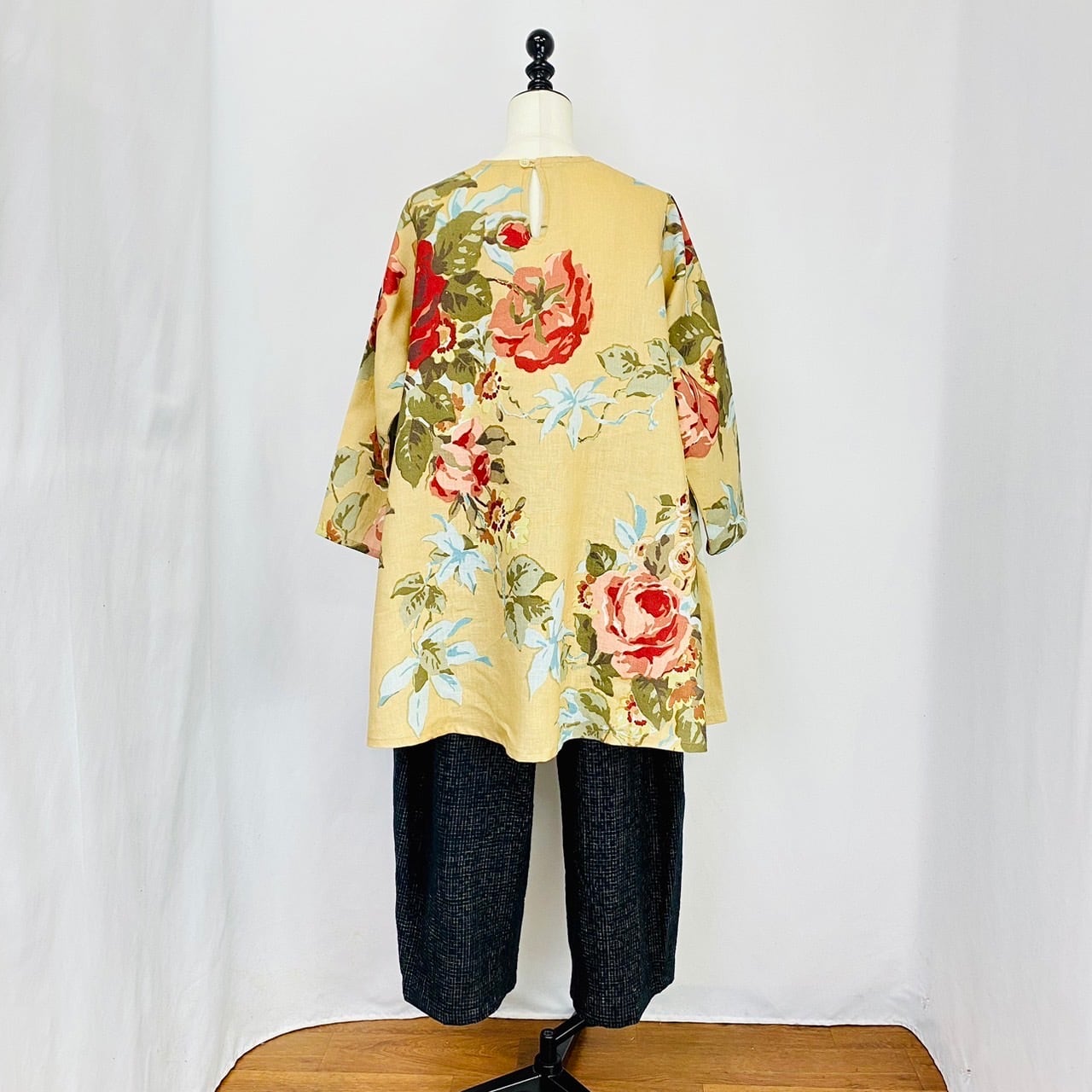 242024  サイドギャザーチュニック　リネン花柄