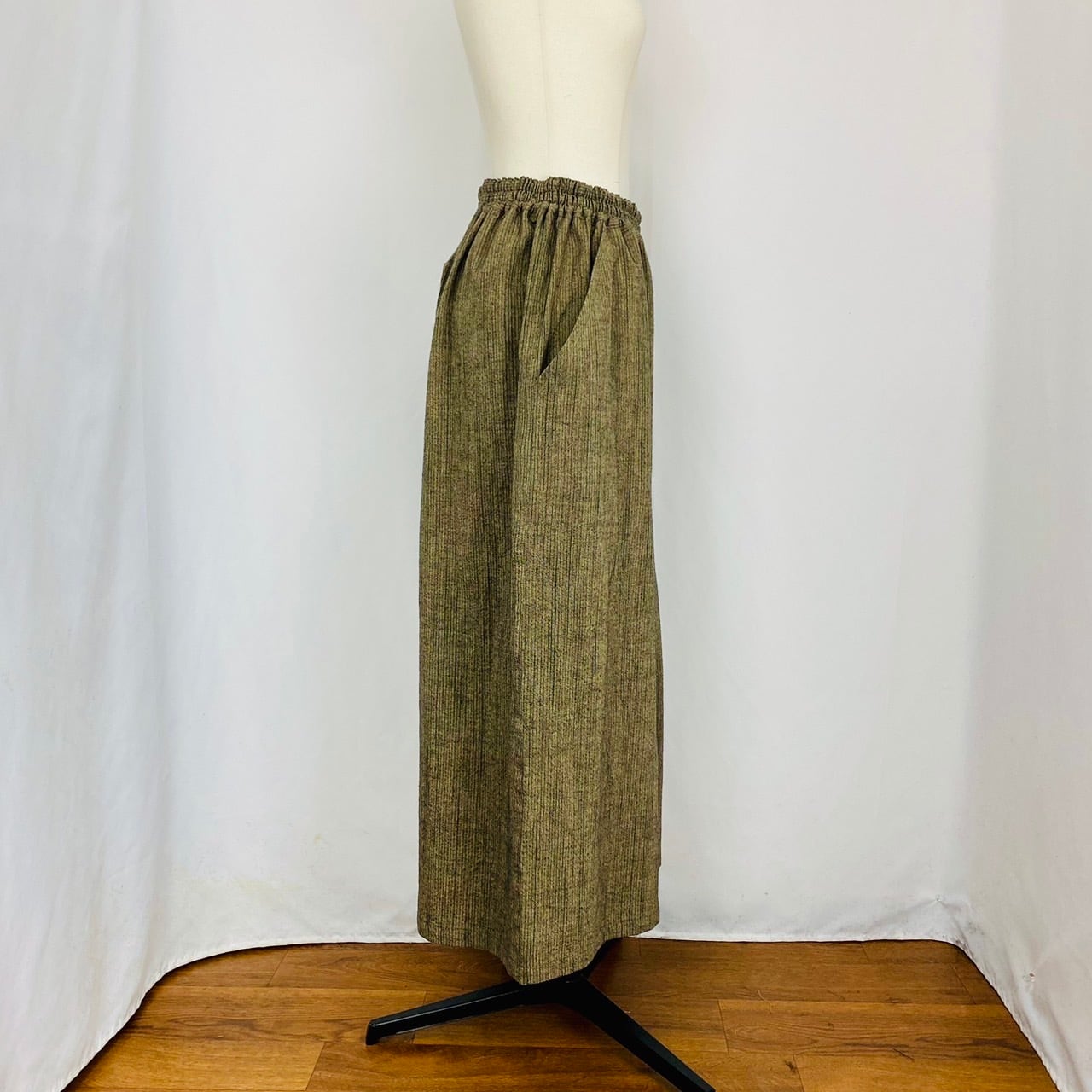 245010　ストレスフリーワイドパンツ（短丈）2カラー　遠州織り　逆スラブストライプ　うすで