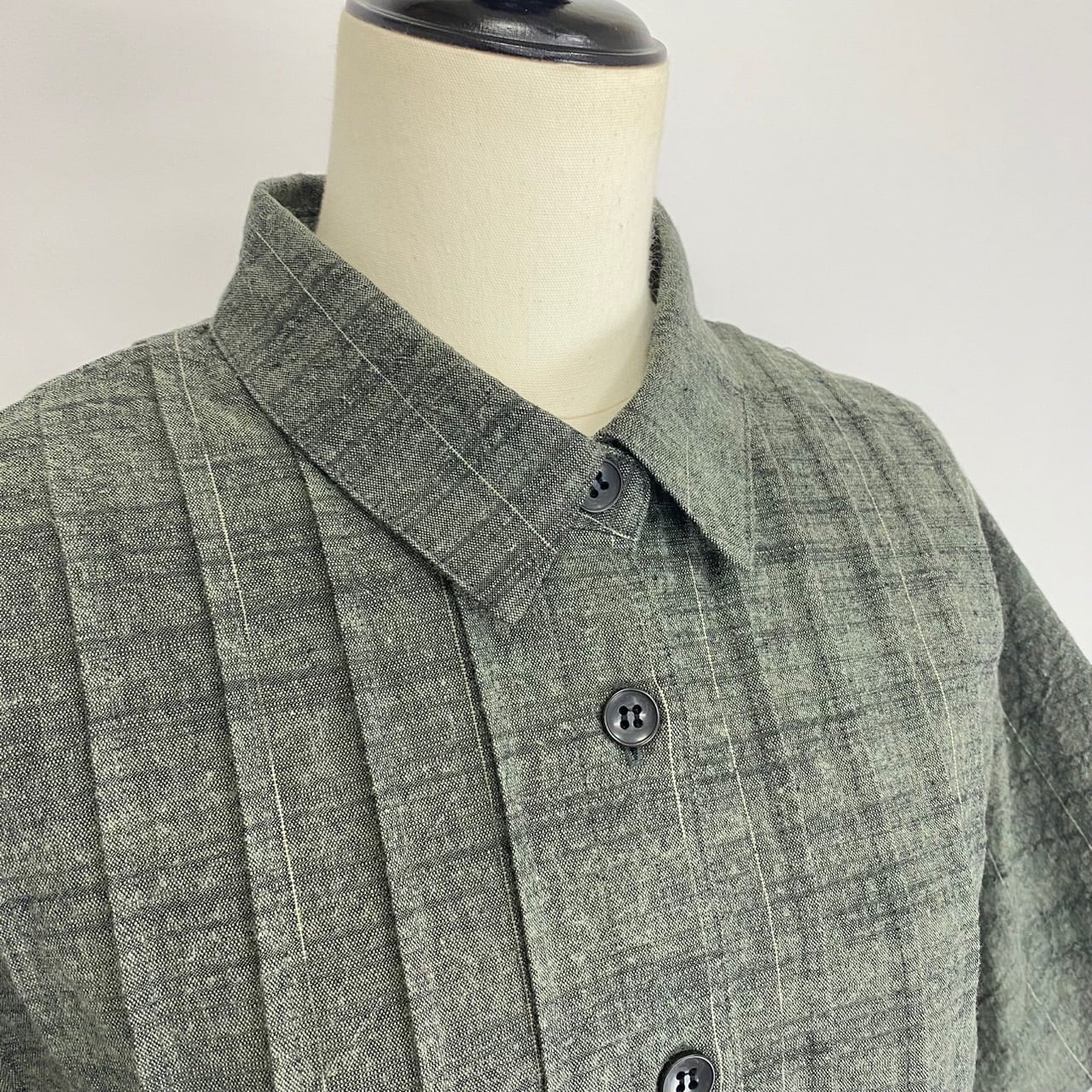 252071   ピンタックのワンピース　半袖　3カラー　遠州織物　厚手ストライプ