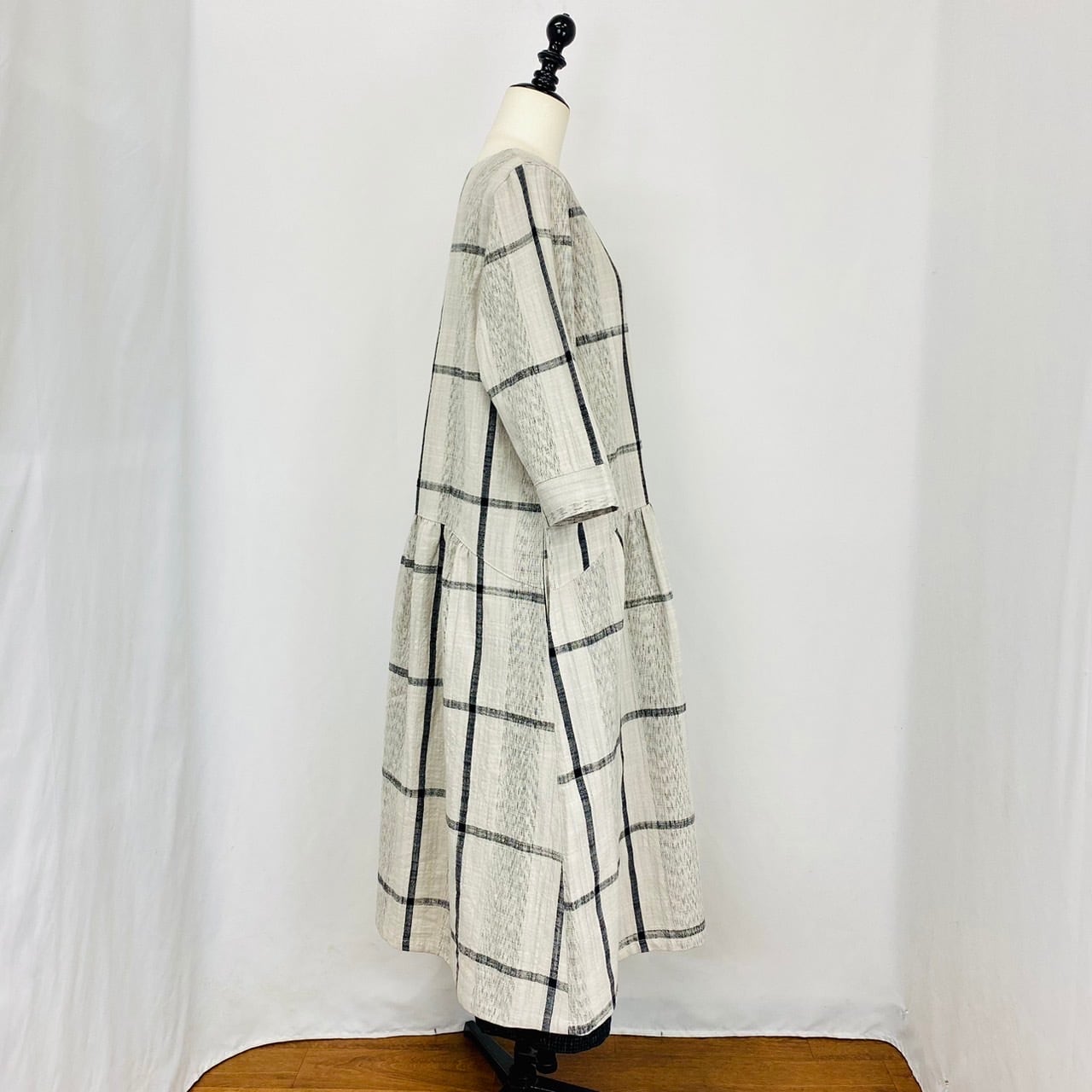 【再販】232041   ローウエスト切替ギャザーワンピース　2カラー　遠州織り　逆スラブ絣格子