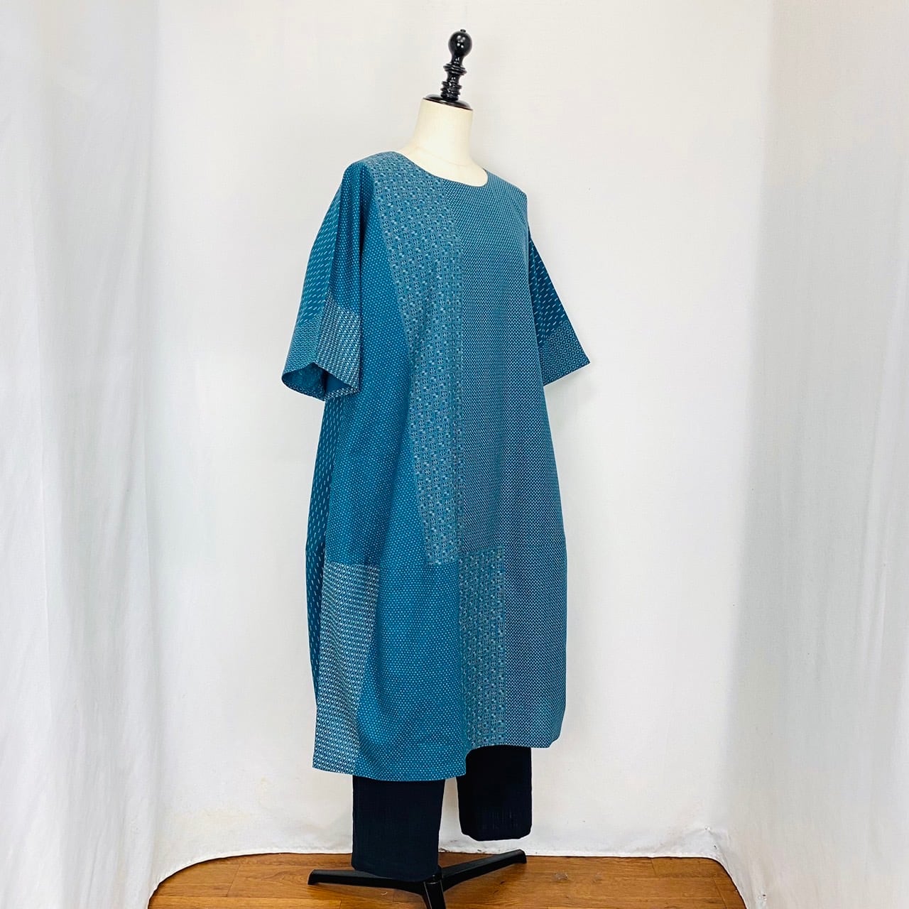 2320133   切替えビッグワンピース　2カラー　安曇野染め　絣ボーダー