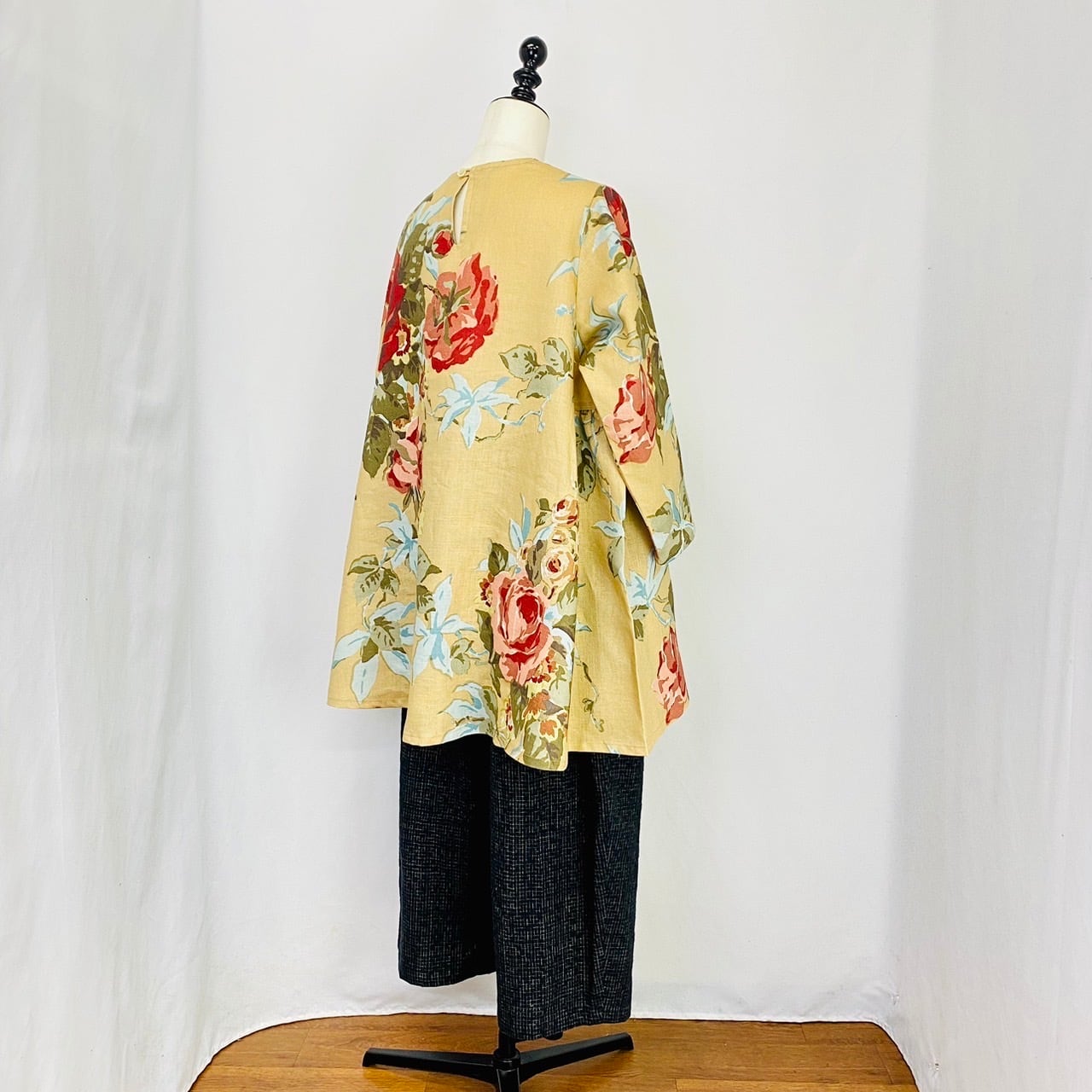 242024  サイドギャザーチュニック　リネン花柄