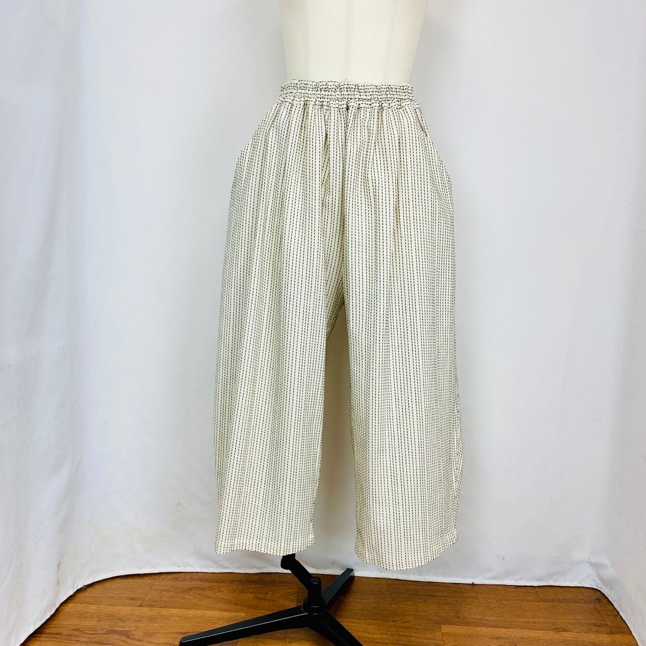 235043  ストレスフリーパンツ　ショート丈　2カラー　安曇野木綿　刺し子